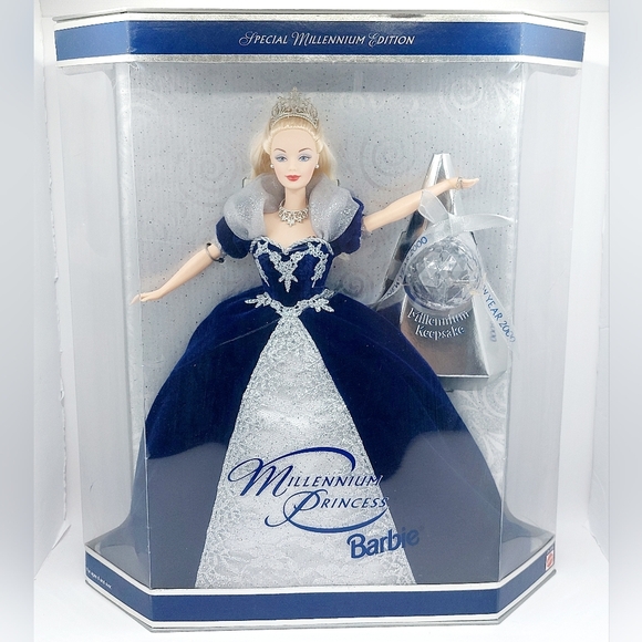 Vintage Y2K Millennial Princess Barbie With Hallmark Collectible Ornament In box - Picture 2 of 11